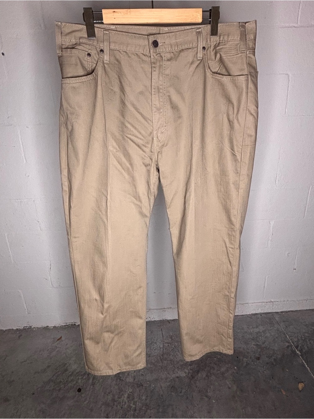 Levi's Men's Beige Denim Jeans Relaxed Fit Mid Rise Straight Leg 5-Pocket 44X32
